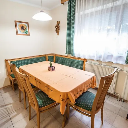 Three Bedroom Ana With Hot Tub Apartment