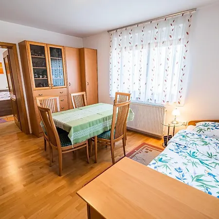 Three Bedroom Ana With Hot Tub Apartment