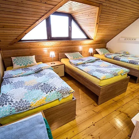 Three Bedroom Ana With Hot Tub Apartman